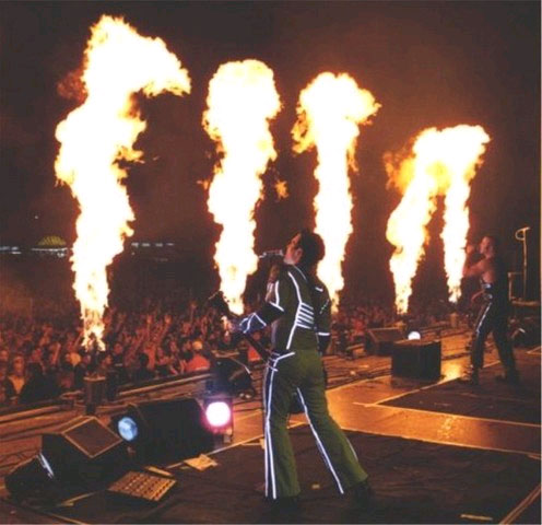 Rammstein spilte i Bergen i går. Ellevilt og fantastisk, meldes det.