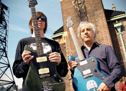 Les guitaristes de Sonic Youth signent leurs propres Jazzmaster !