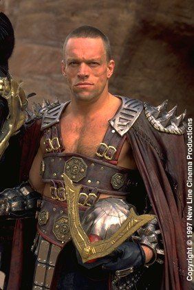 Shao Kahn par Brian Thompson